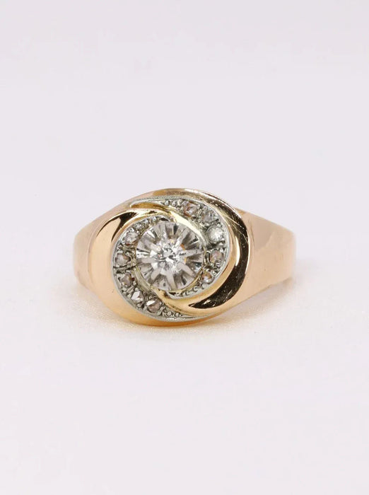 Gold diamond swirl ring