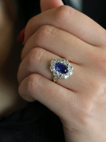 Bague 50 Bague marguerite ancienne or rose saphir coussin diamants 58 Facettes 1040.9