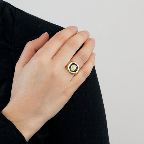 Bague 63.5 Chevalière Or Email Noir 58 Facettes 33200210