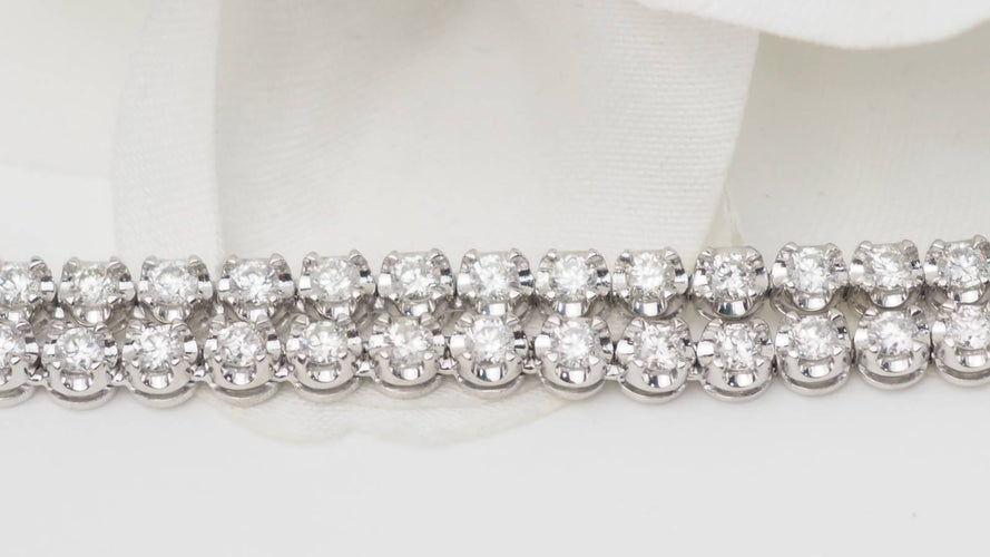 Collier 44.5 Collier rivière en or blanc et diamants 58 Facettes 32532