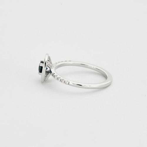 单钻戒 伦敦蓝色托帕石和钻石