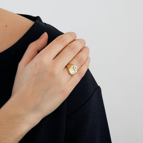 Bague 49 Chevalière à décor d'armoiries 58 Facettes