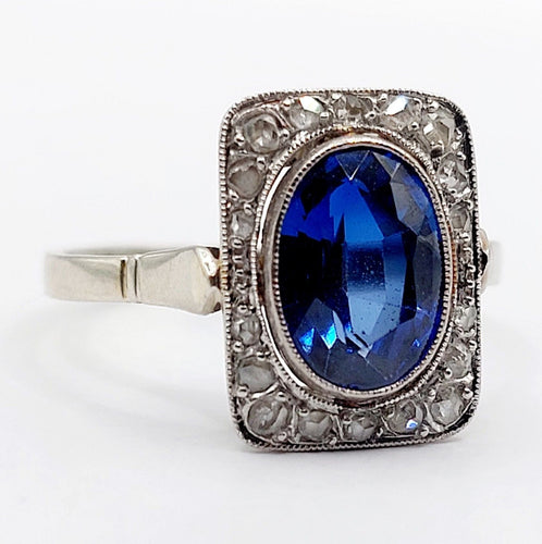 Bague pompadour Art Déco or blanc, saphir synthétique et diamant taille rose (circa 1910) 58 Facettes A06147