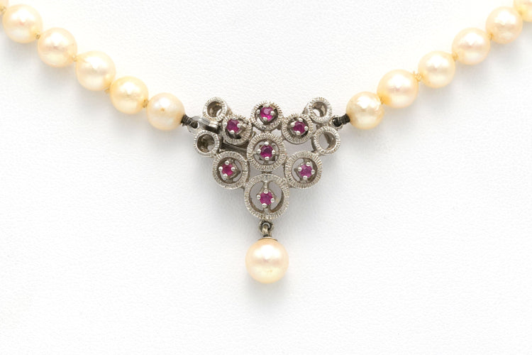 Collier Collier Années 70 en or blanc 18 carats, perles et rubis 58 Facettes B278