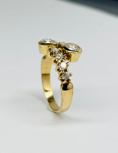 Bague 55.5 Bague contemporaine à griffes en or jaune et diamants 1,00 ct 58 Facettes Q386B