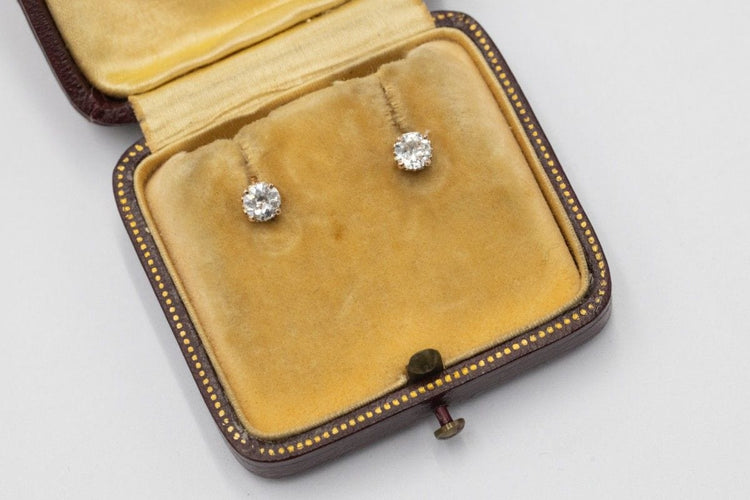 Boucles d'oreilles Boucles d'oreilles avec diamants taille ancienne d'un poids de 0,70 ct. 58 Facettes 11203