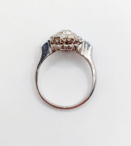 Bague 52 Bague marguerite art deco or blanc 18k et 1,02 carats diamant taille ancienne (circa 1940) 58 Facettes A05086