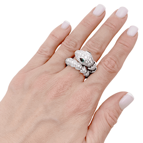Bague 53 Bague BULGARI "Serpenti", en or blanc, diamants et émeraudes. 58 Facettes 34622