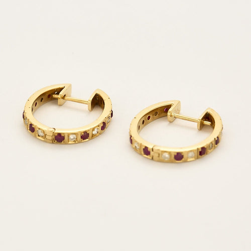 Boucles d'oreilles Paire d'anneaux d'oreilles en or jaune, diamants et rubis 58 Facettes POI0204