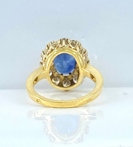 Bague 50 Bague marguerite en or jaune 18 carats, saphir 3,50 carats et diamants 58 Facettes AB548