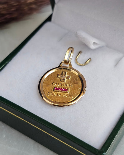 Pendentif Augis - Médaille d'amour en or jaune 18 carats, diamant et rubis 58 Facettes 444B