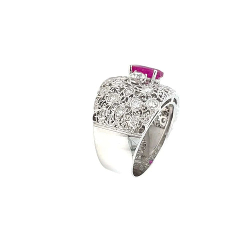 Bague 50 Bague en or vintage certifiée sans chaleur avec diamants et rubis de Birmanie gravés 58 Facettes