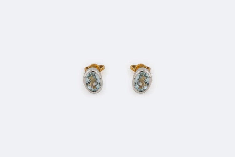Bague Oro Giallo Boucles d'oreilles et bague en or blanc serties d'aigue-marine 58 Facettes par02