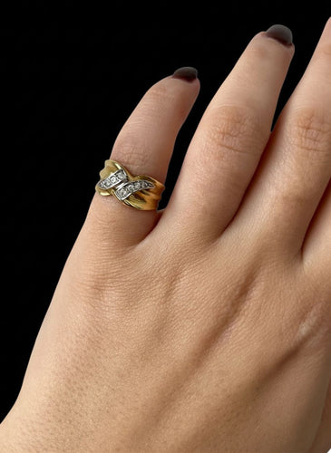 Bague Bague italienne pour petit doigt, en or jaune et diamants 58 Facettes