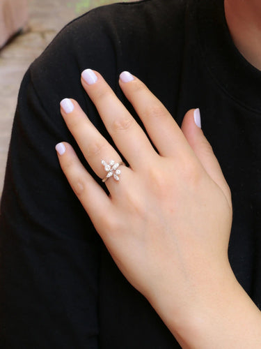 Bague Bague vintage fleur diamants 58 Facettes J359