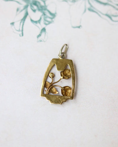 Pendentif Pendentif Ancien Deux Ors et Perles 58 Facettes A11221