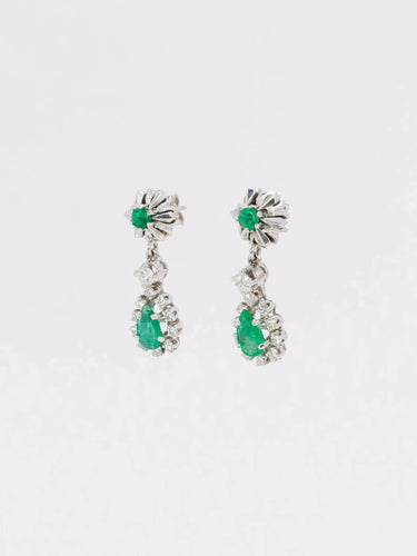 Boucles d'oreilles Boucles d'oreilles pendantes or blanc émeraudes diamants 58 Facettes 1019.3