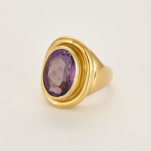 Important ring type Signet ring in yellow gold and amethyst 