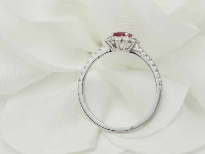 Bague 53 Bague marguerite en or blanc, rubis 0.45ct et diamants 58 Facettes 33178