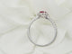 Bague 53 Bague marguerite en or blanc, rubis 0.45ct et diamants 58 Facettes 33178