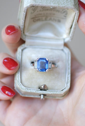 Bague 55 Bague en Or Blanc, Platine, Saphir Ceylan Non Chauffé et Diamants Baguettes 58 Facettes