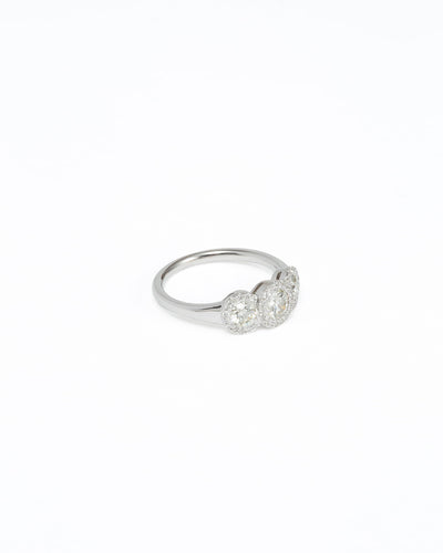 Bague 52 Bague trilogie en or blanc et diamants 58 Facettes