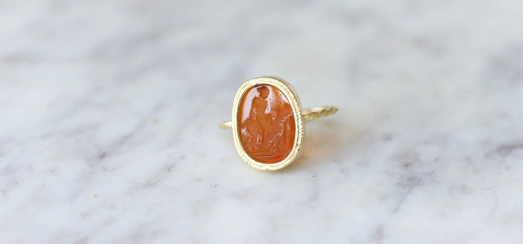 Bague Bague ancienne intaille sur verre Diane 58 Facettes