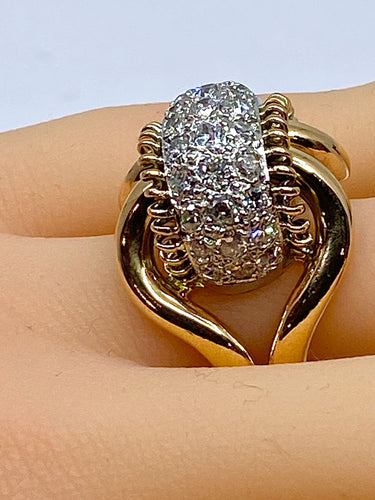 Bague Importante bague or jaune sertie de 33 diamants, vers 1960 58 Facettes AB391