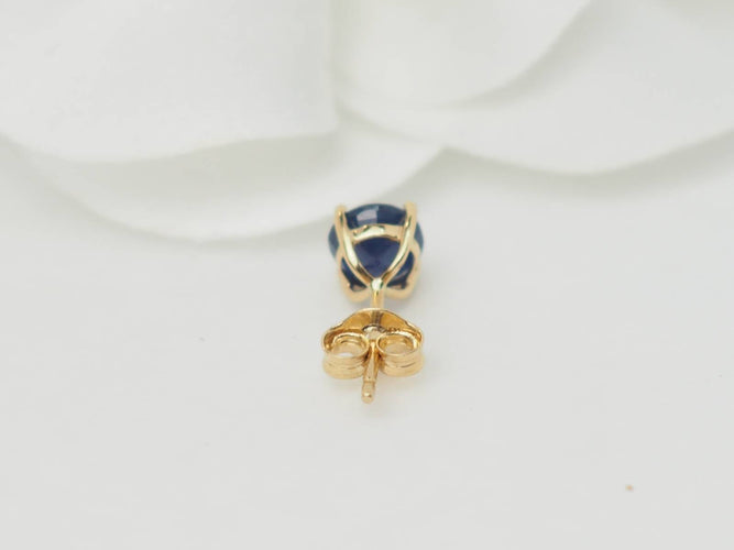 Boucles d'oreilles Puces d'oreilles en or jaune et saphir 58 Facettes BOSaph