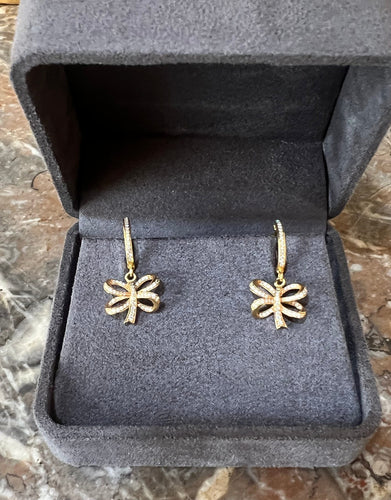 Boucles d'oreilles Boucles d’Oreilles Dormeuses Nœuds Diamants Or Rose 58 Facettes BO203