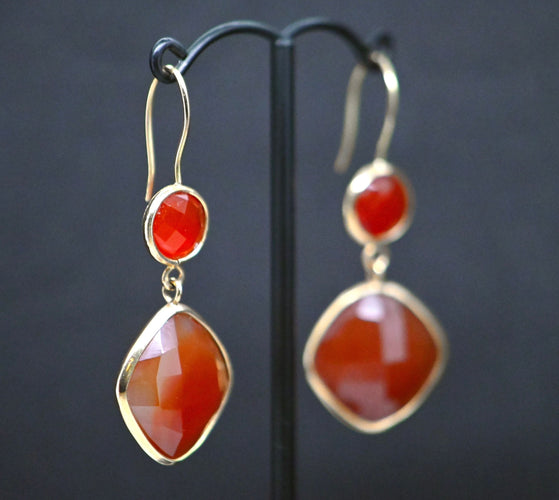 Boucles d'oreilles Boucles d'oreilles pendantes en or jaune 18 carats et agate rouge 58 Facettes