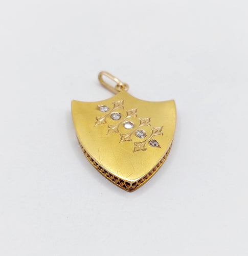 Pendentif Pendentif écusson antique or jaune finement ciselé et diamants 58 Facettes A05607