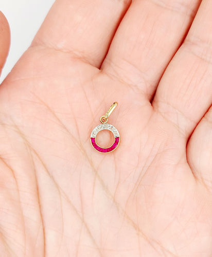 Pendentif Petit pendentif cible Art Déco or jaune, rubis calibrés synthétiques et diamants (circa 1920) 58 Facettes A05194