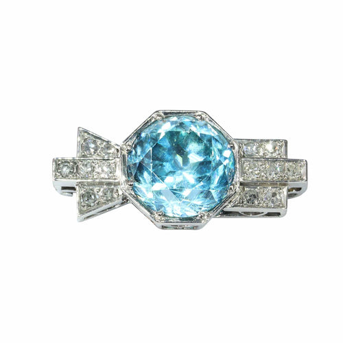 Broche Broche en platine des années 1950 avec zircon bleu – Géométrie raffinée du milieu du siècle 58 Facettes 25115-0286