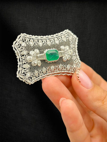 Broche Broche « Le Treillis des Rêves » en platine, diamants et émeraudes 58 Facettes