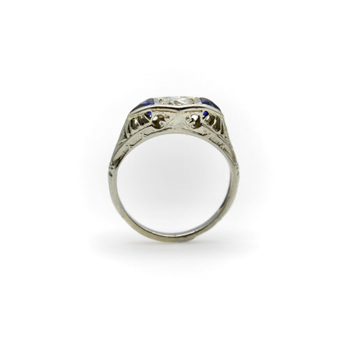 Bague 47 Bague Art Déco en or blanc 14 carats avec diamants et saphirs 58 Facettes A20048