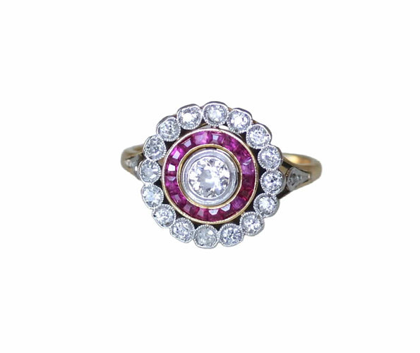 Bague 53 Bague Cible Belle Epoque Diamants et Rubis Calibrés 58 Facettes