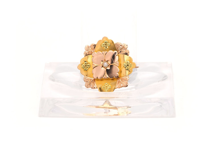 Broche Broche Art Nouveau en or jaune 18 carats sertie d'une perle 58 Facettes B653