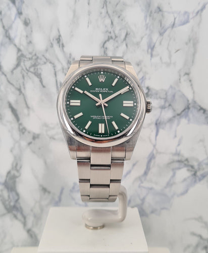 Montre ROLEX - Montre Oyster Perpetual 41 Verte 58 Facettes 124300-1