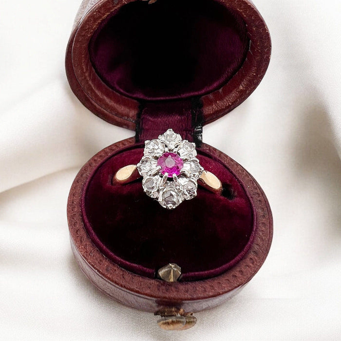 Bague Bague Marguerite or jaune, diamants , rubis Circa 1900 58 Facettes 300-1