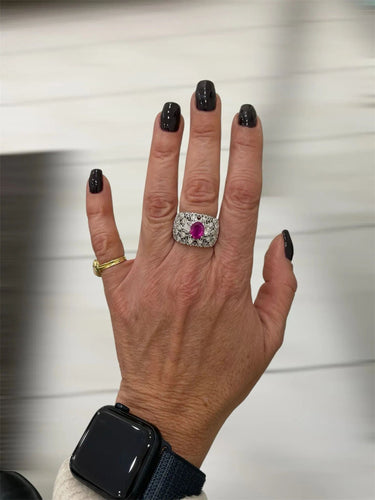 Bague 50 Bague en or vintage certifiée sans chaleur avec diamants et rubis de Birmanie gravés 58 Facettes