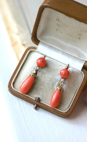 Boucles d'oreilles Boucles d'Oreilles Gouttes Corail 58 Facettes
