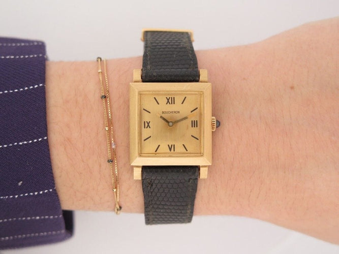 Montre vintage montre BOUCHERON carre 24 mm or jaune lezard mecanique 58 Facettes 258880