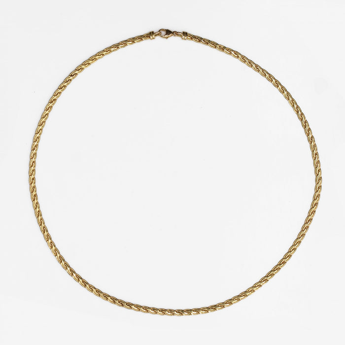 Yellow gold chain necklace with intertwined links