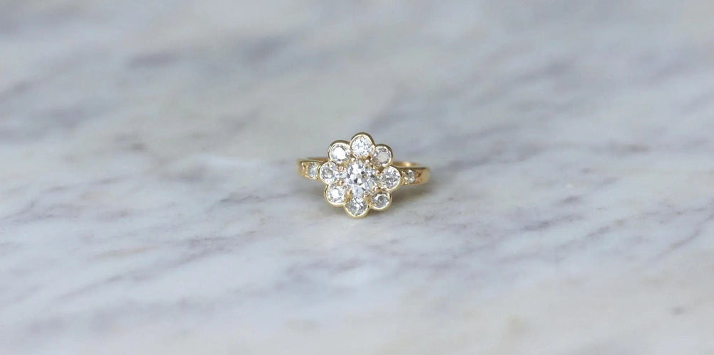 Bague Bague Marguerite Diamants 1.80 Cts Or jaune 58 Facettes