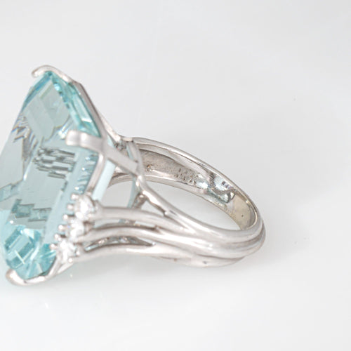 Bague 53 Bague en or blanc 27 carats avec aigue-marine 58 Facettes G13870