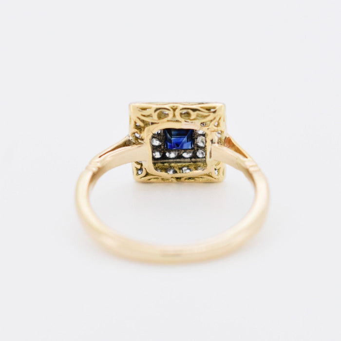 Vintage ring in yellow gold, diamonds and sapphire