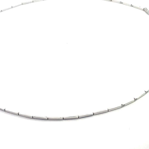 Collier Collier en or blanc et diamants 58 Facettes UN0136