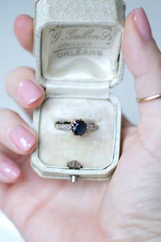 Bague 50 Bague Ancienne Solitaire Saphir 1,50 Cts et Diamants 58 Facettes