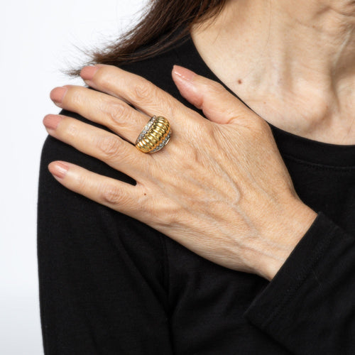 Bague 58 Bague dôme cannelée années 80 en or jaune et diamant 58 Facettes G14004